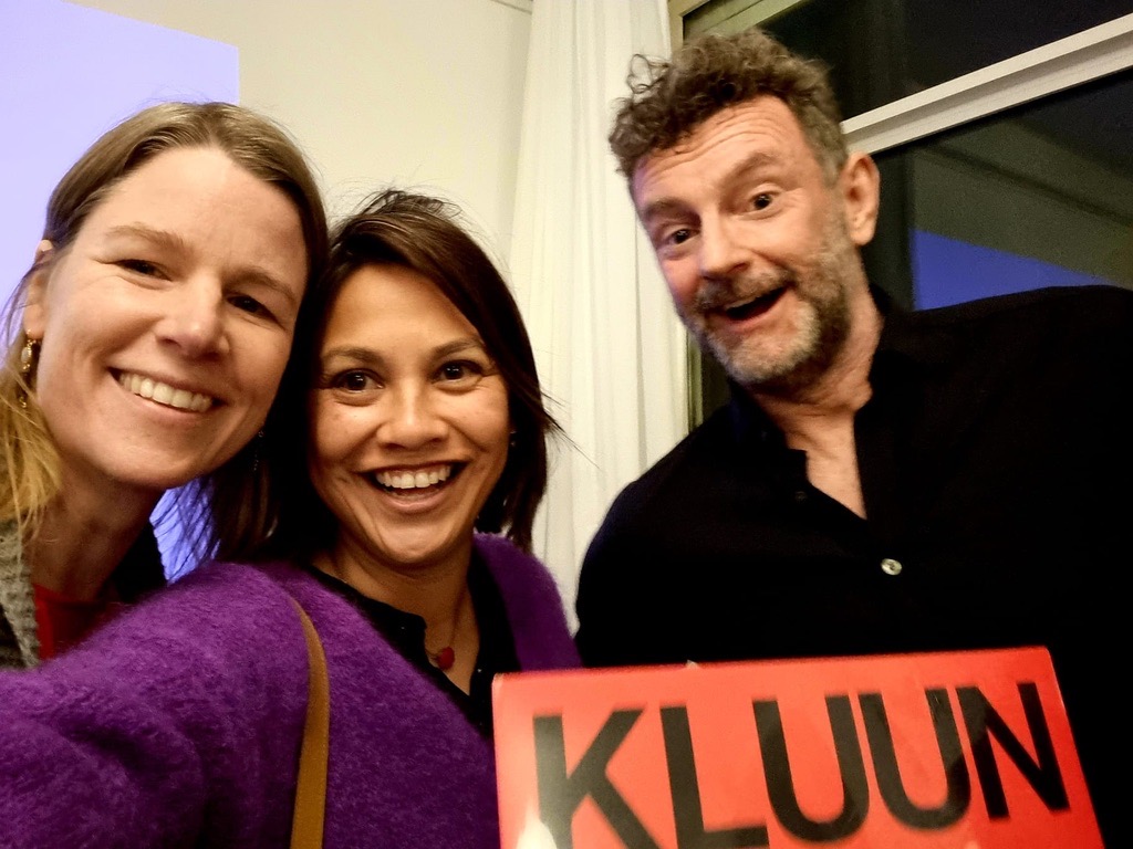 At a writing workshop with Kluun — sharpening our own words.