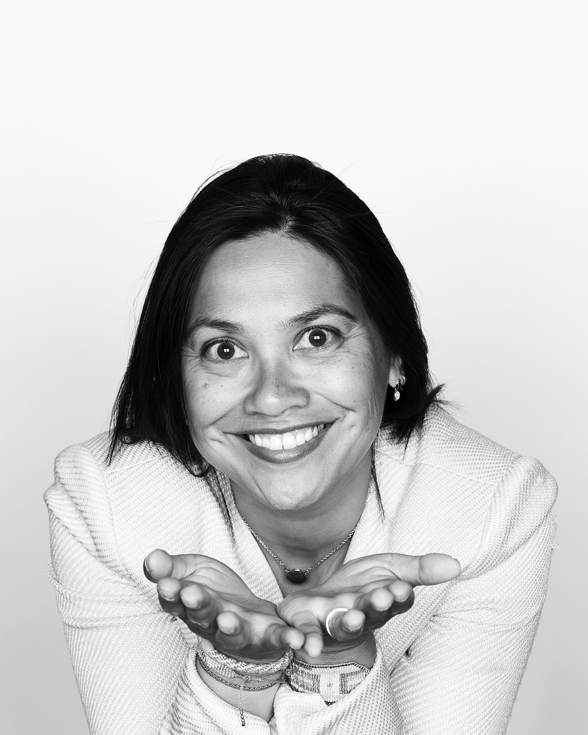 Daphne Laan met beide handen omhoog